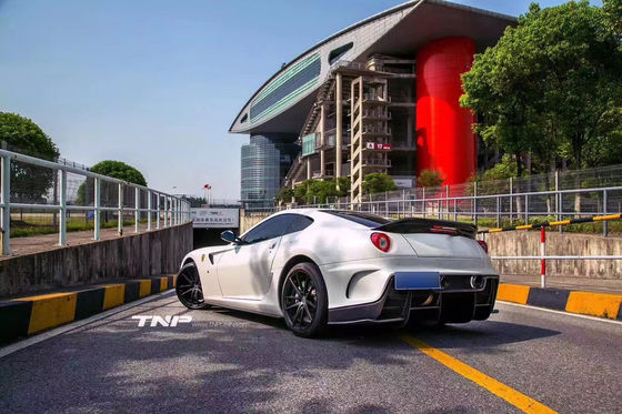 Для Ferrari 599 Body Kit 599 Усовершенствованный стиль VORS Передний и задний бампер Боковой юбки Спойлер Углеродные волокна Body Kit