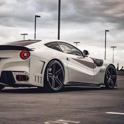Для Ferrari F12 Карбоновое корпусное комплектующее F12 Усовершенствует передний и задний бамперный спойлеры в стиле SVR с крышкой капота