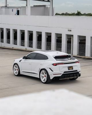 Lamborghini URUS Carbon Body Kit NT Style Передний губный диффузер Спойлер