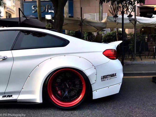LB Wide-body Kit для BMW M4 F82 Wide-body Kit M4 F82 Усовершенствованный LB Style Front Lip Diffuser Spoiler Carbon Fiber Body Kit