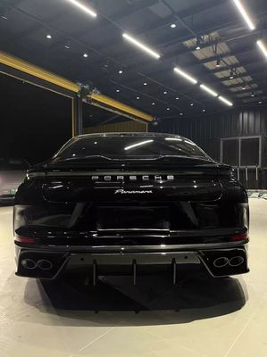 Паламела 976 Porsche Body Kit Заменить передний губный диффузер Боковый юбку