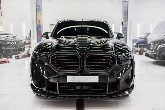 Для BMW XM Углеродные волокна Широкостроительный комплект XM Upgrades RNG-стиль Углеродные волокна Передний губный диффузер Колесо арки Спойлер Hood Широкостроительный корпус