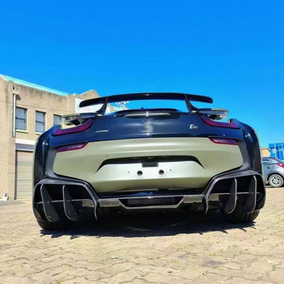 Для BMW I8 корпус из углеродного волокна