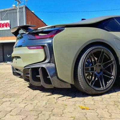Для BMW I8 корпус из углеродного волокна