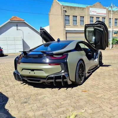 Для BMW I8 корпус из углеродного волокна