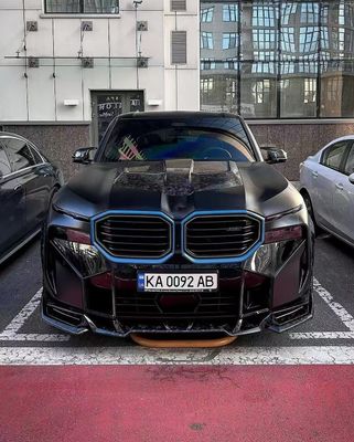 XM Bmw Wide Body Kit Углеродное волокно Передний губный спойлер Черный Bmw Боковая юбка Колесная арка
